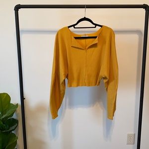 URBAN OUTFITTER long sleeve crop top